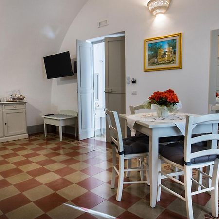 Le Finestre Su Porta Carrese - Luxury Rooms Matino Luaran gambar